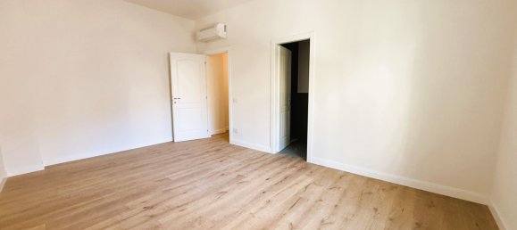 7 rooms Apartment in Florence, Italy No. 269680 16