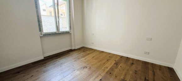 7 rooms Apartment in Florence, Italy No. 269680 20