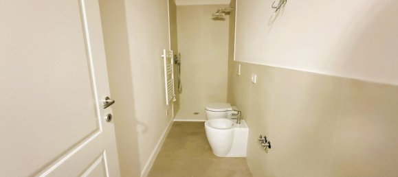 7 rooms Apartment in Florence, Italy No. 269680 19