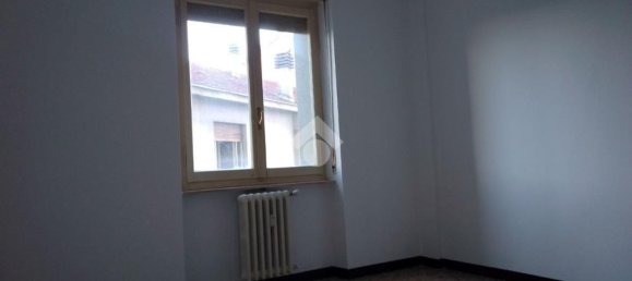 3 rooms Apartment in Alessandria, Italy No. 8473 6