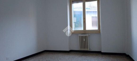 3 rooms Apartment in Alessandria, Italy No. 8473 8