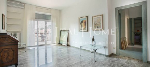 Apartamento de 2 dormitorios en Bergamo, Italy No. 2194 4