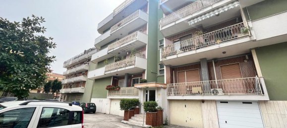 2 rooms Apartment in Pescara, Italy No. 143657 3