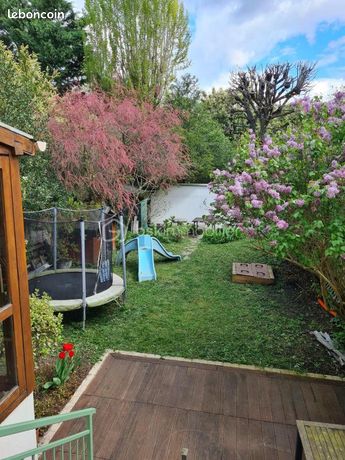 5 bedrooms House in Bondy, France No. 356380