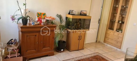 5 bedrooms House in Bondy, France No. 356380 5