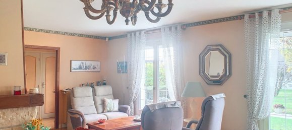 5 bedrooms House in Amilly, France No. 154480 6