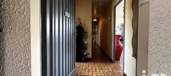 Casa de 4 dormitorios en Villeneuve-sur-Yonne, France No. 302971 2