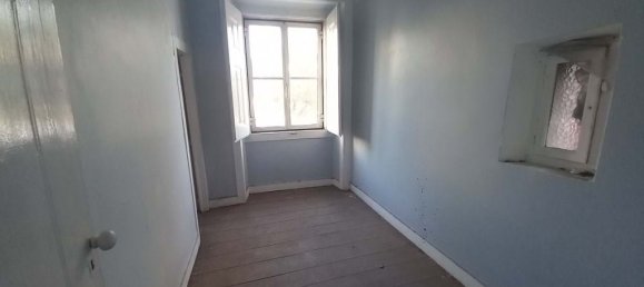 193m² Building in Lisbon, Portugal No. 102618 17