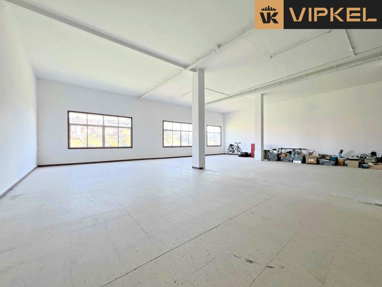  عقار تجاري في Betanzos, Spain 200متر مربع رقم 31396