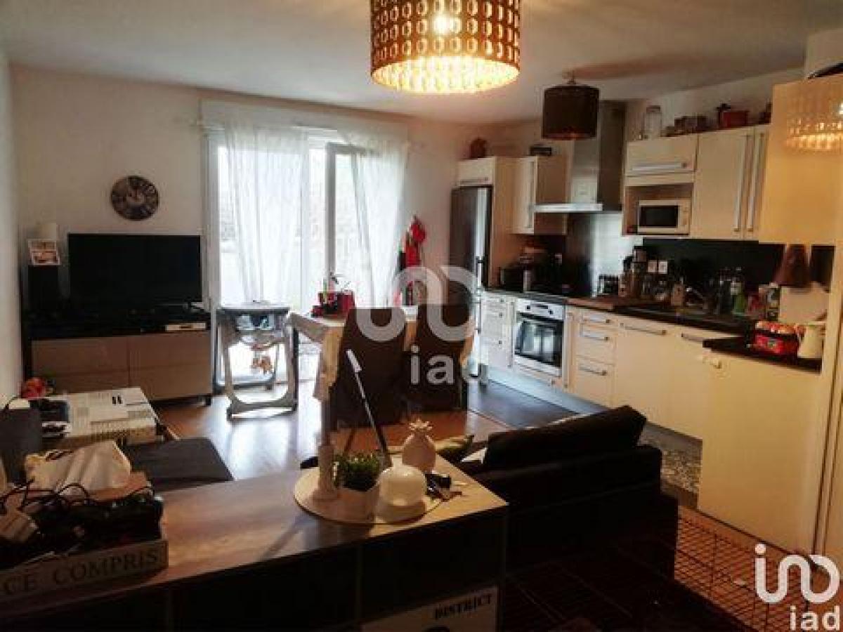 3 bedrooms Condo in Meaux, France No. 35545