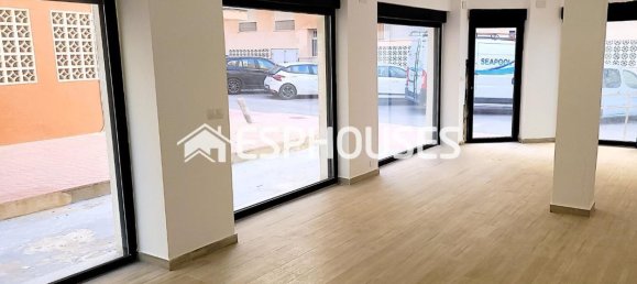 52m² Commercial property in Guardamar del Segura, Spain No. 56322 2