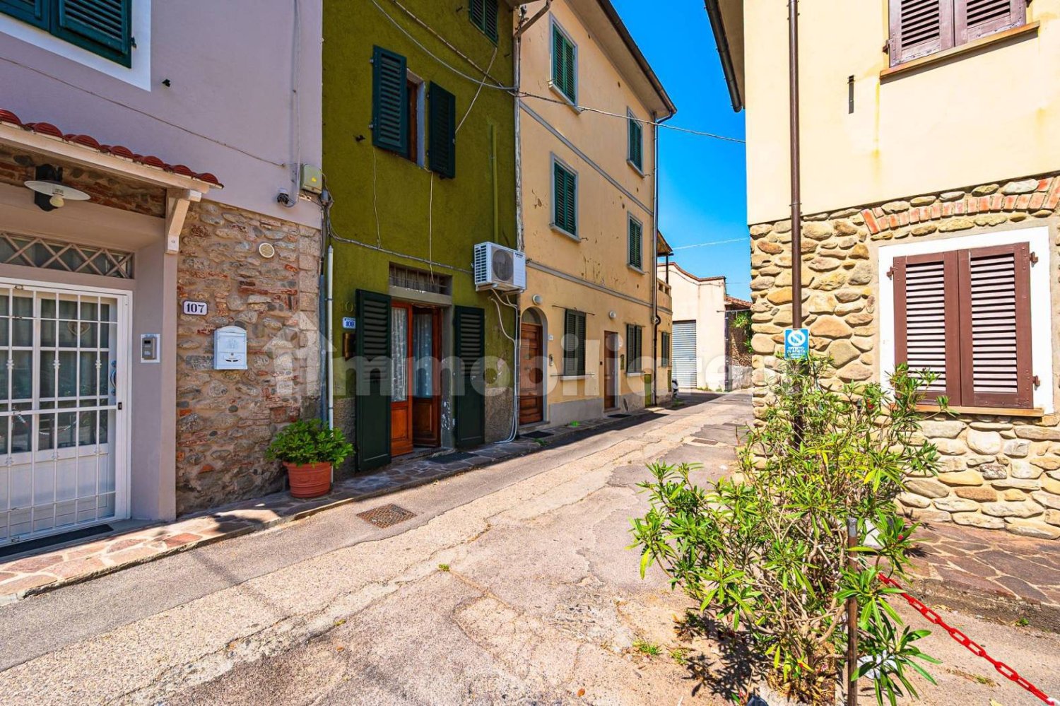 2 غرف نوم فيلا في Pistoia, Italy رقم 354617