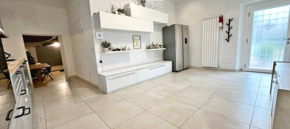 5 rooms Villa in Campi Bisenzio, Italy No. 78011 2