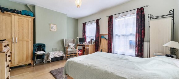 3 bedrooms House in London, United Kingdom No. 7580 6