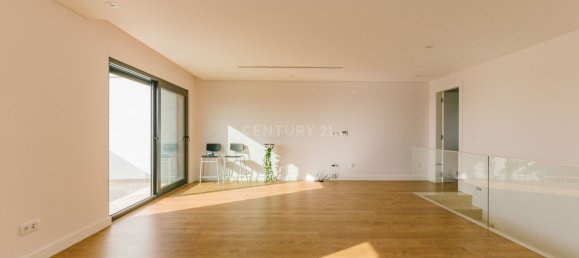 4 bedrooms Duplex in Montijo, Portugal No. 137123 3