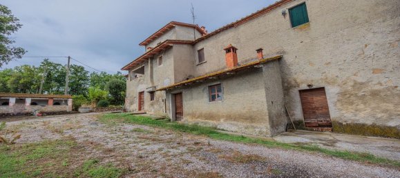 Дом с 6 комнатами в Лучиньяно, Италия № 138315 7