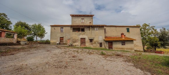 Дом с 6 комнатами в Лучиньяно, Италия № 138315 6