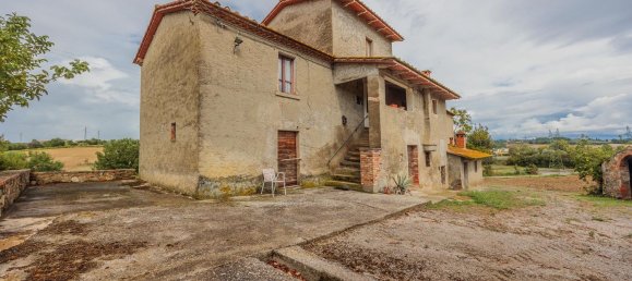 Дом с 6 комнатами в Лучиньяно, Италия № 138315 8