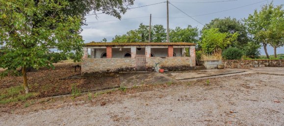 Дом с 6 комнатами в Лучиньяно, Италия № 138315 13