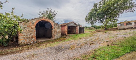 Дом с 6 комнатами в Лучиньяно, Италия № 138315 16