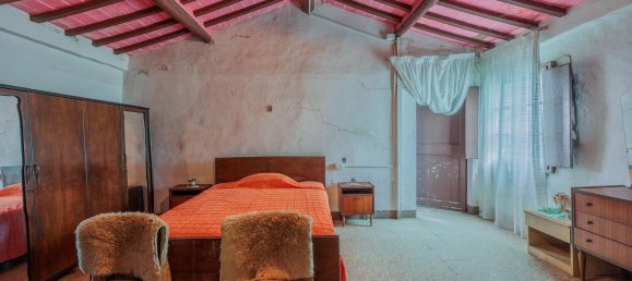 Дом с 6 комнатами в Лучиньяно, Италия № 138315 26