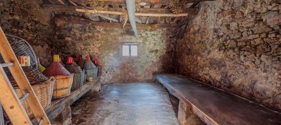 Дом с 6 комнатами в Лучиньяно, Италия № 138315 31