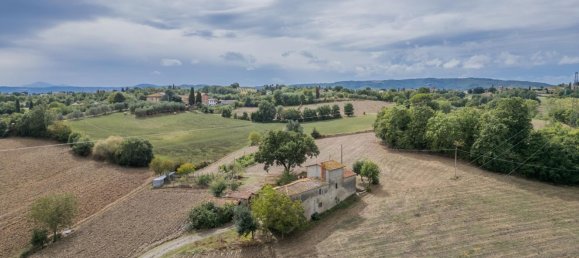 Дом с 6 комнатами в Лучиньяно, Италия № 138315 4