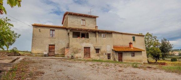 Дом с 6 комнатами в Лучиньяно, Италия № 138315 5