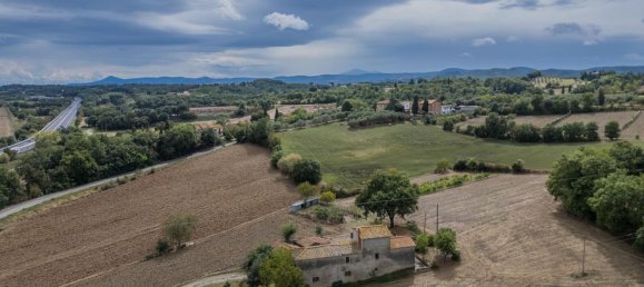 Дом с 6 комнатами в Лучиньяно, Италия № 138315 17