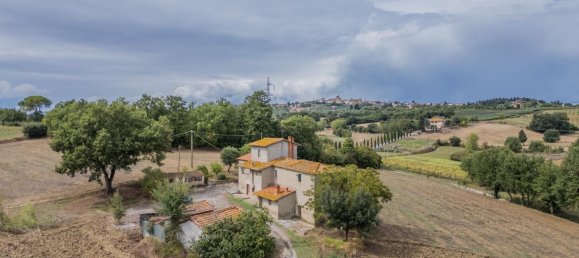 Дом с 6 комнатами в Лучиньяно, Италия № 138315 3