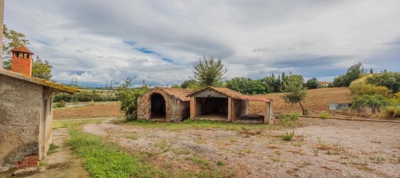 Дом с 6 комнатами в Лучиньяно, Италия № 138315 15