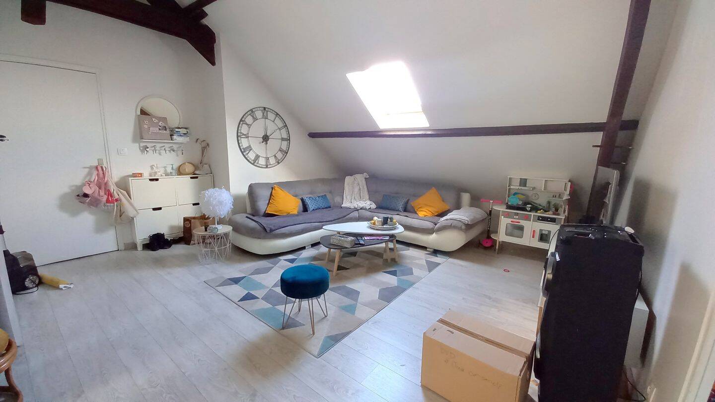 Apartamento de 2 dormitorios en Dreux, France No. 101860