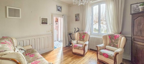 Casa de 4 dormitorios en Saint-Pourcain-sur-Sioule, France No. 62237 4