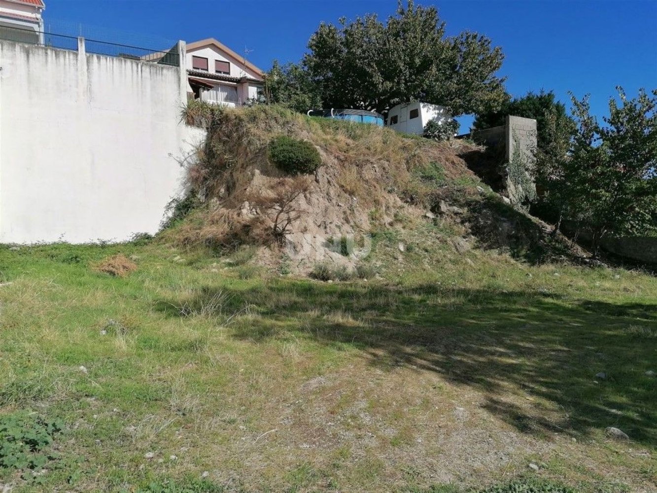 304m² Land in Covilha, Portugal No. 77004