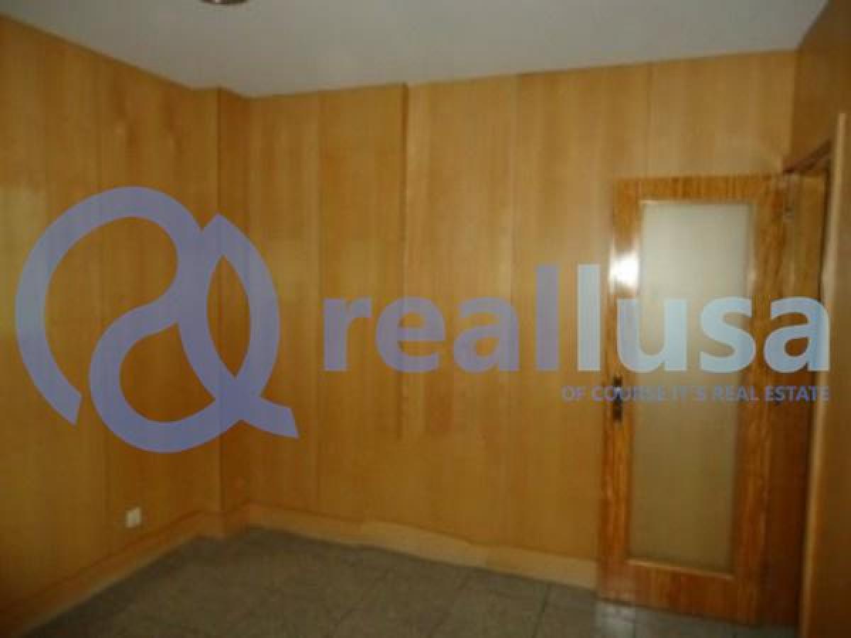 91m² Office in Vila Nova de Gaia, Portugal No. 8168