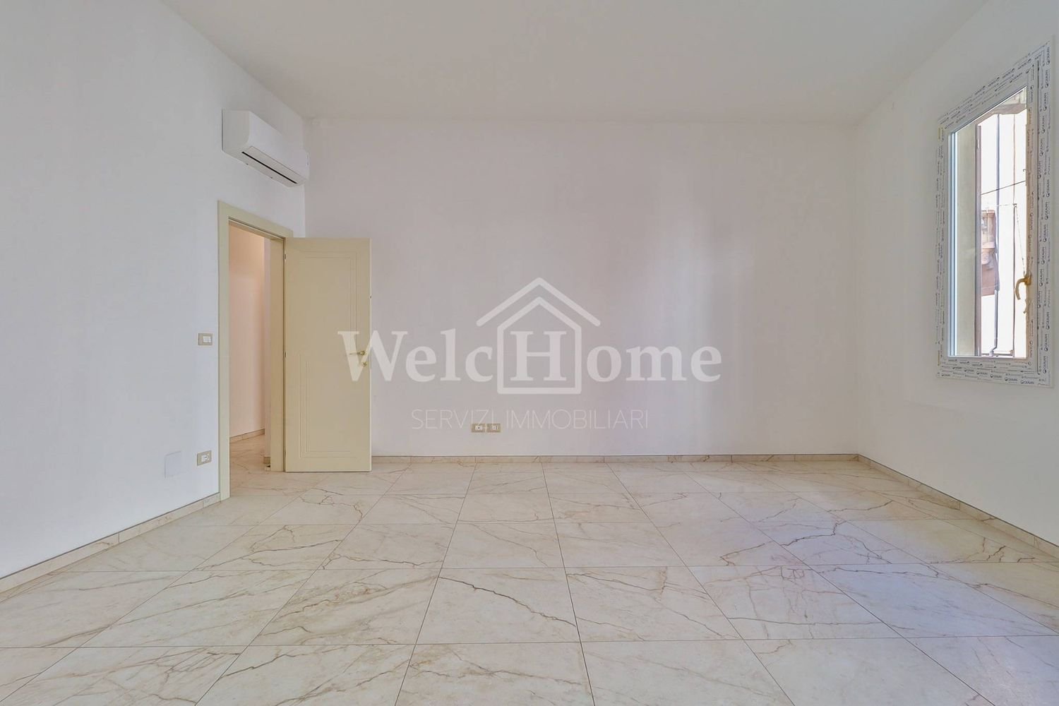 Apartamento de 4 dormitorios en Bologna, Italy No. 322218