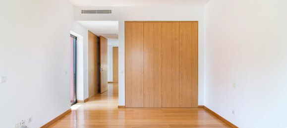 4 bedrooms Villa in Cascais, Portugal No. 190220 14