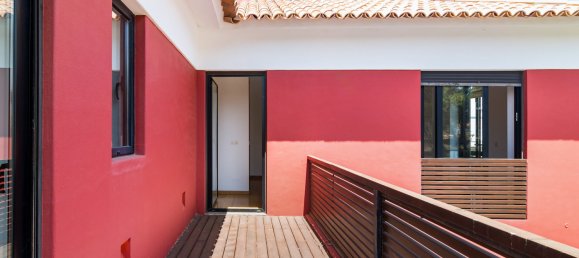 4 bedrooms Villa in Cascais, Portugal No. 190220 3