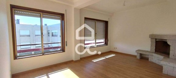 Квартира с 3 спальнями в Повуа ди Варзин, Португалия № 54764 2