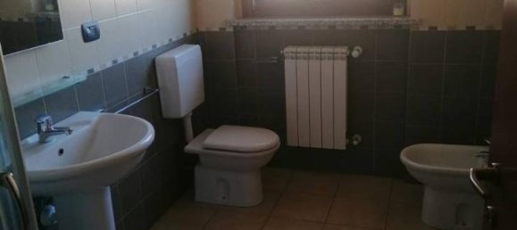 Квартира с 2 комнатами в Турин, Италия № 144632 11