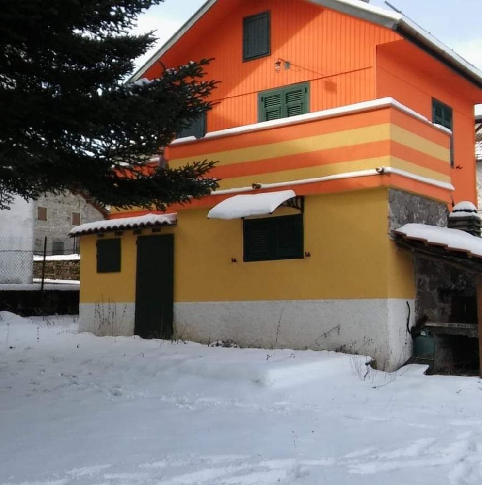 4 rooms House in Monchio delle Corti, Italy No. 256787