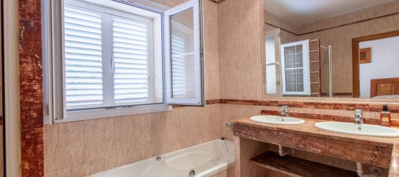 6 bedrooms House in Cadiz, Spain No. 29229 29