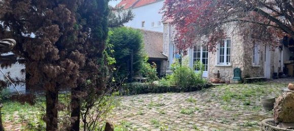 Casa de 3 dormitorios en Montmagny, France No. 301218 4