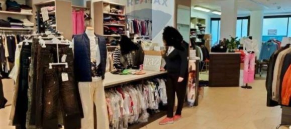 1غرفة عقار تجاري في Lecco, Italy رقم 260709 3