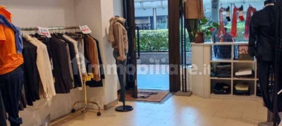 1غرفة عقار تجاري في Lecco, Italy رقم 260709 6