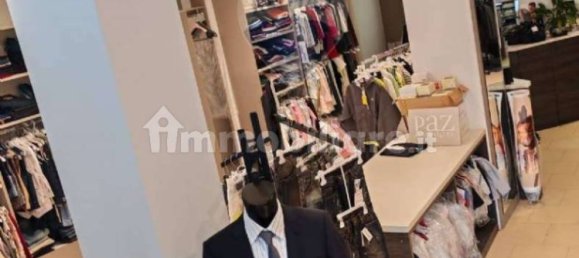 1غرفة عقار تجاري في Lecco, Italy رقم 260709 4