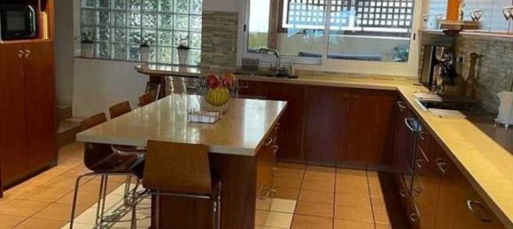 5 bedrooms Villa in Limassol, Cyprus No. 19080 15