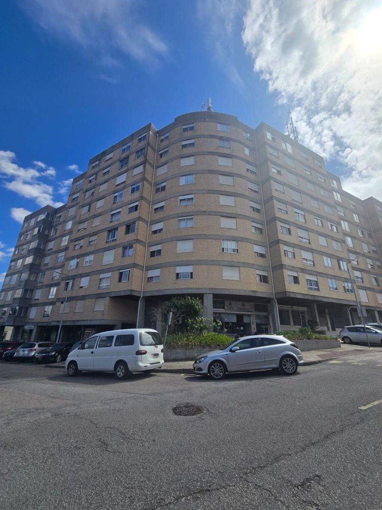 Квартира с 3 спальнями в Эрмезинде, Португалия № 346098