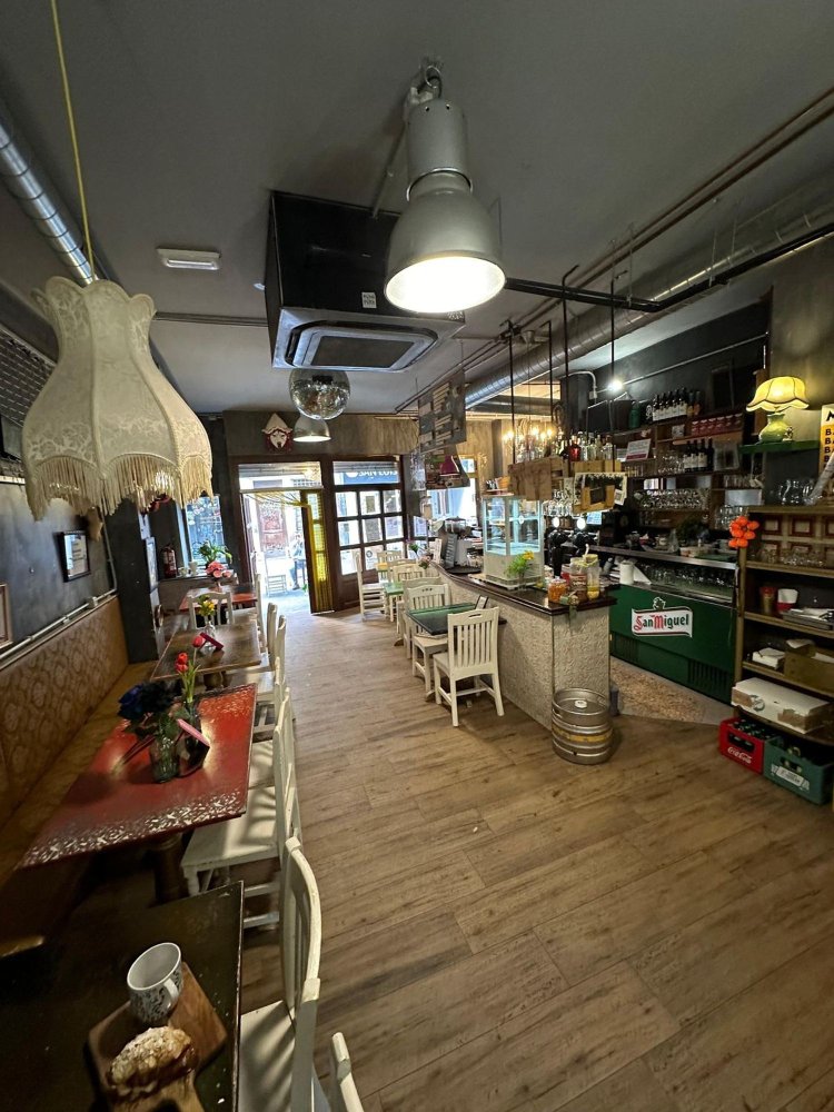 90m² Commercial property in Castellon de la Plana, Spain No. 235420