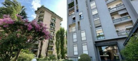 2 bedrooms Apartment in Milan, Italy No. 332500 3